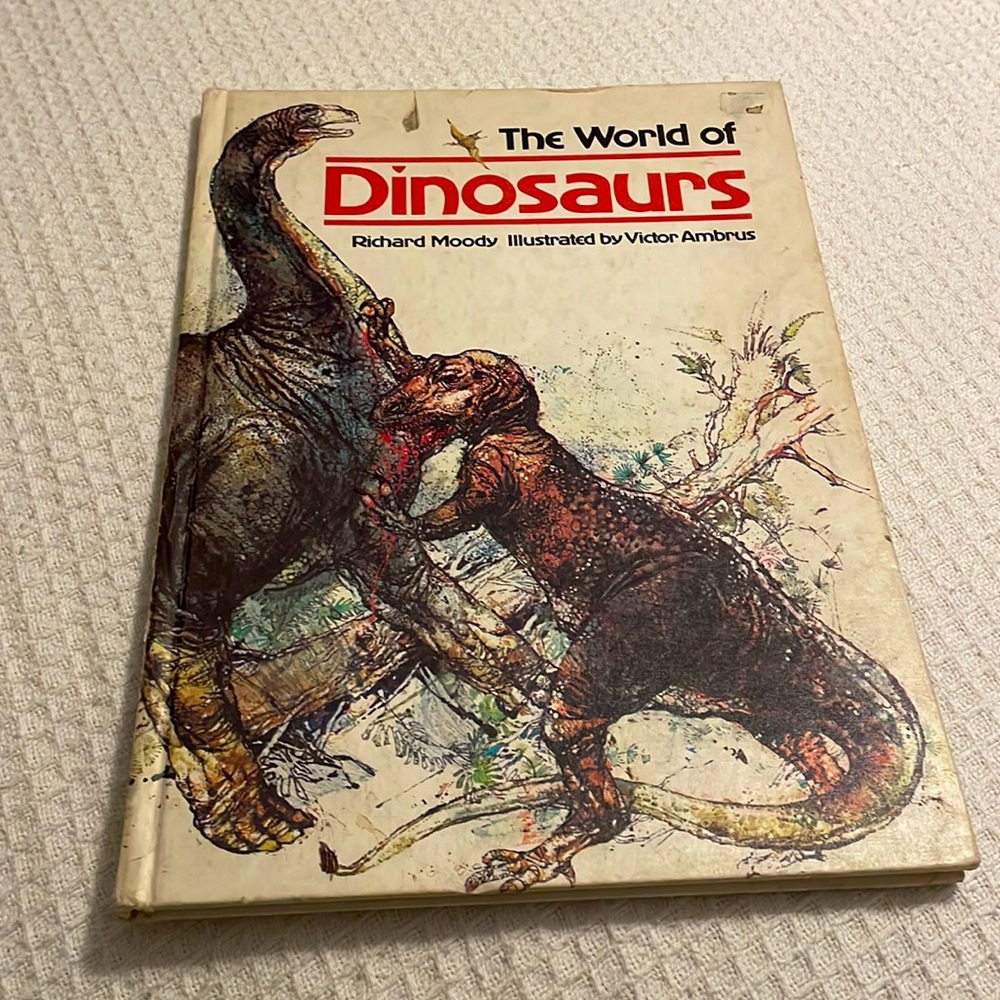 Vintage 1977 The world of dinosaurs book by Richard moody